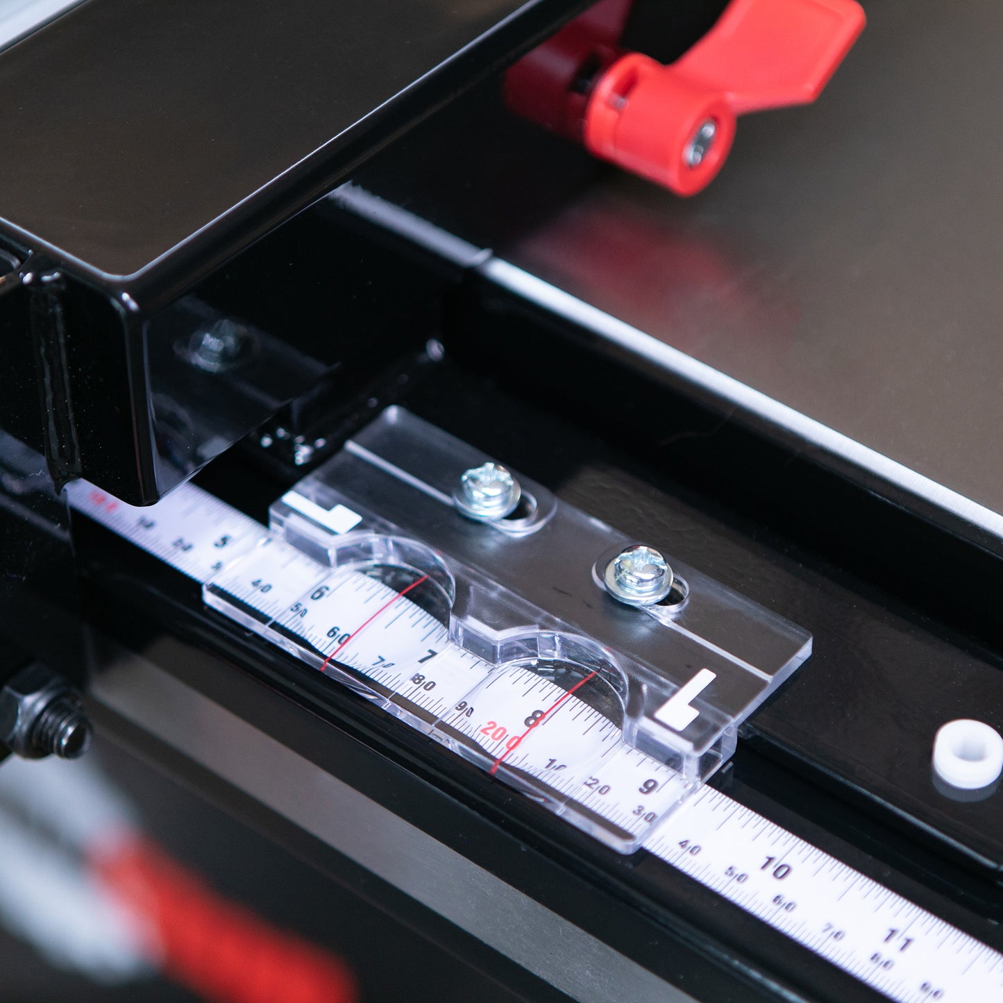 SawStop Contractor Saw with 52" T-Glide Advance