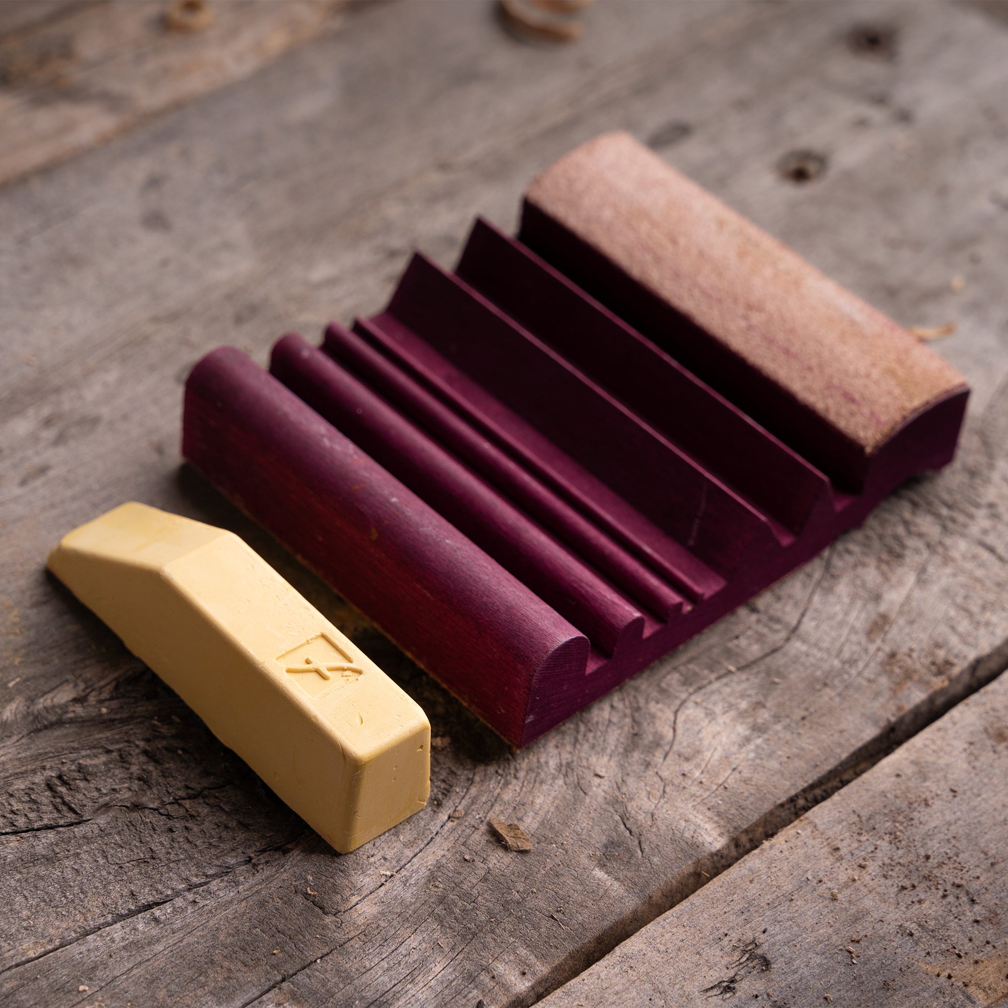 Flexcut Slipstrop Kit with leather strops and Flexcut Gold compound for sharpening carving gouges and V-tools.